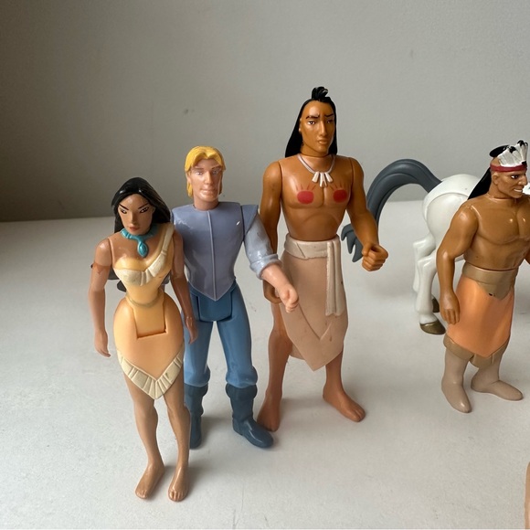 Vintage Disney Pocahontas Figures - Picture 3 of 8